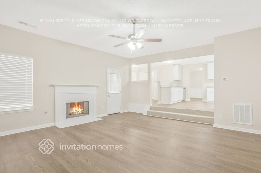 Building Photo - 3535 Oakshire Way SE