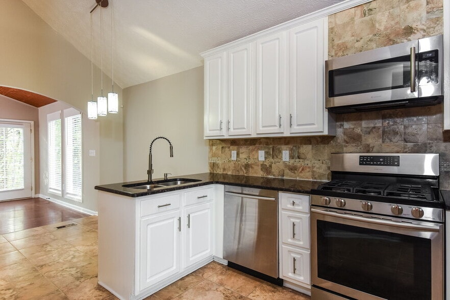 Building Photo - 1026 Dalby Way