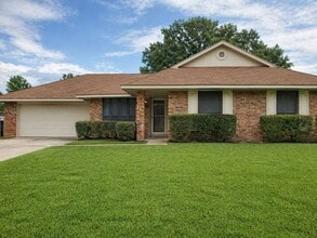 Building Photo - 5415 Bayou Dr