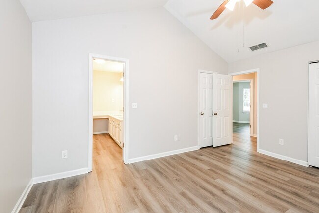 Building Photo - 2715 Tradd Ct