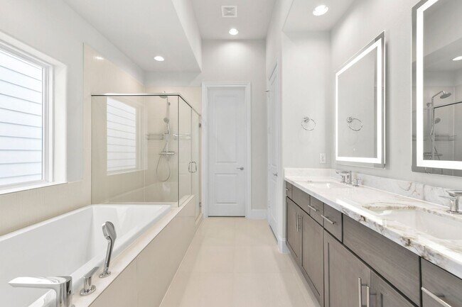 Building Photo - Bikes, Bars & Bliss – Rent This City Retreat!