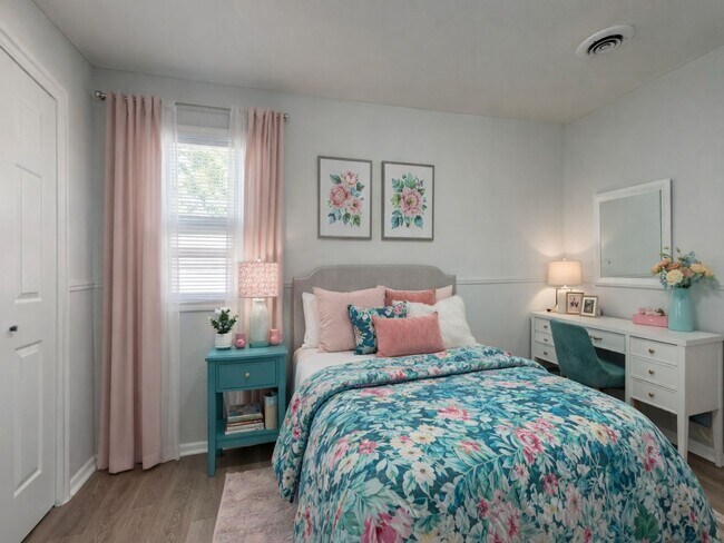 Building Photo - Beautiful 4BR 1BA Home w/  Granite Counters, Stainless Steel Appliances and Big Backyard in Grand...