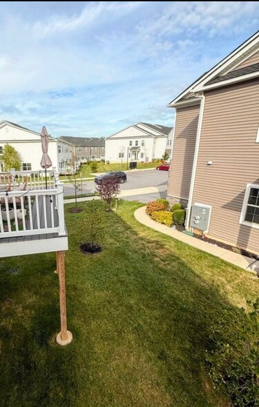 Building Photo - 119 Livingston Ln