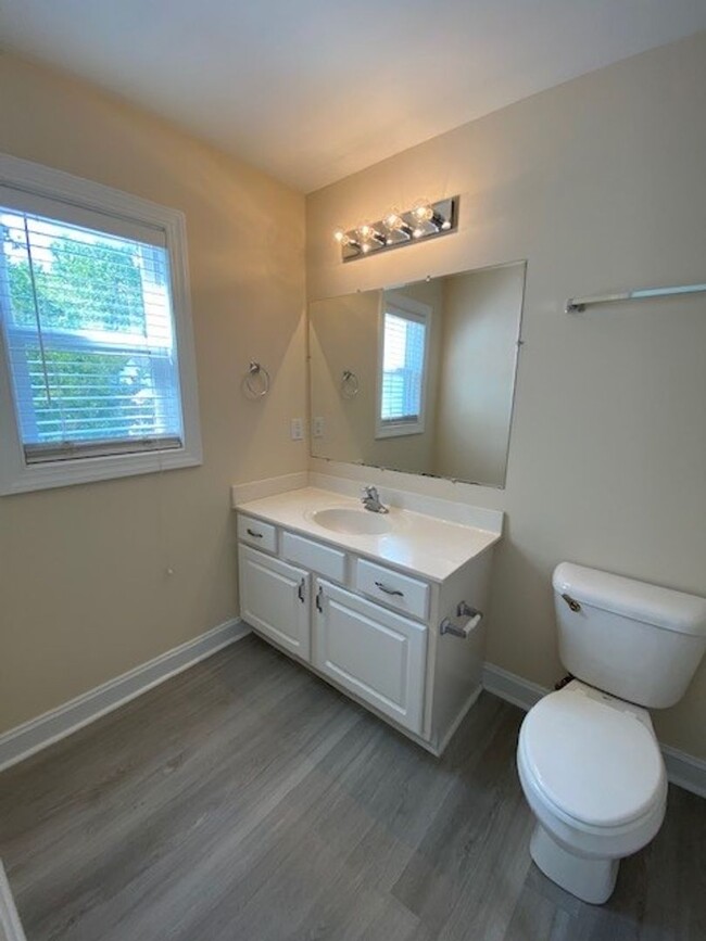 Building Photo - NORTHCHASE 3BR/2.5BA FREESTANDING TOWNHOME...