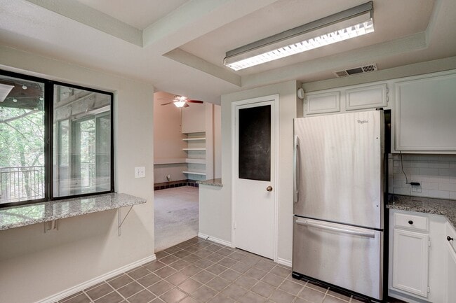 Building Photo - Beautiful 2 Bed / 2 Bath Home with Balcony in Austin