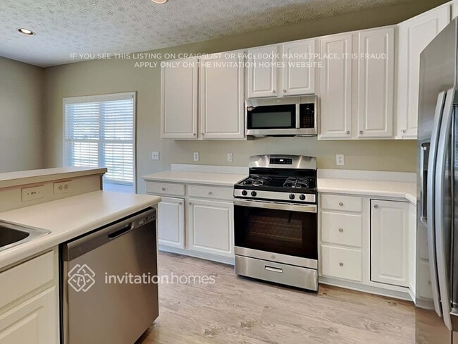 Building Photo - 1424 Fairbrooke Ct