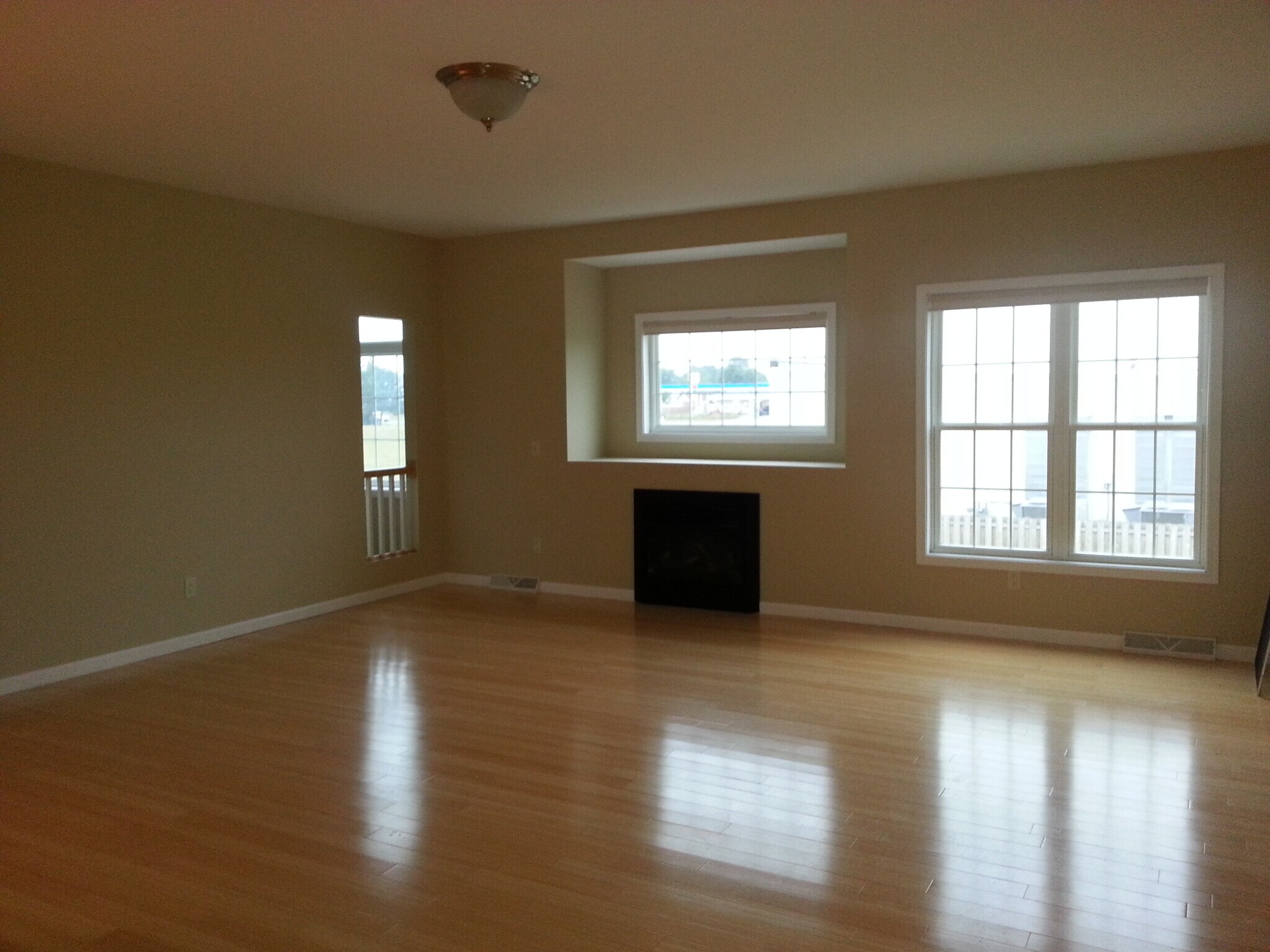 Building Photo - 307 Douglas Dr
