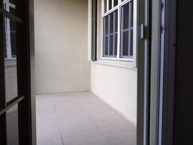 Building Photo - 1101 Belmont Pl