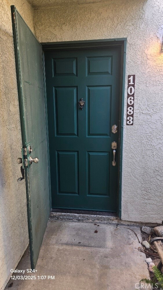 Building Photo - 10683 Walnut St