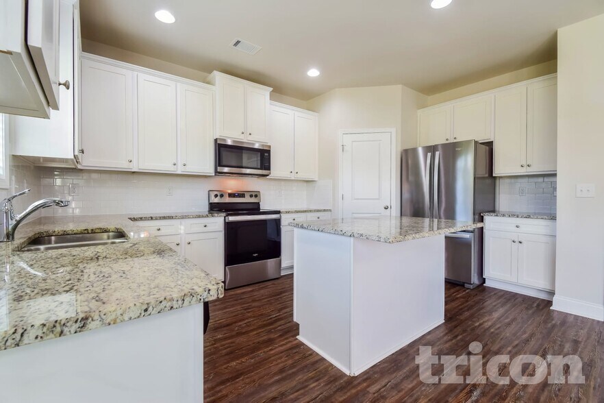 Building Photo - 4352 Bella View Dr