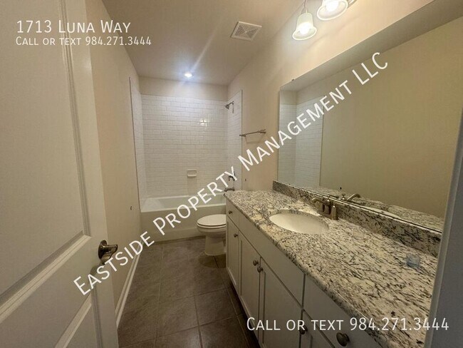 Building Photo - 1713 Luna Wy