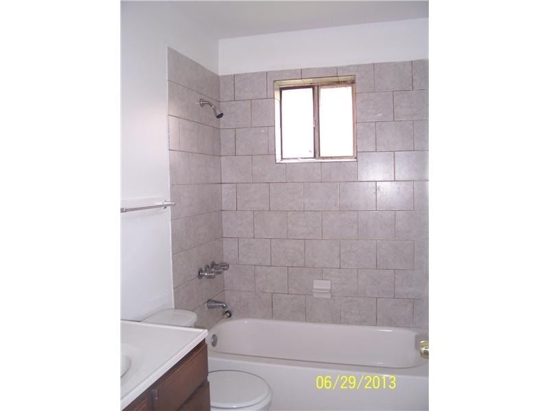 Building Photo - 406 Dubarry St