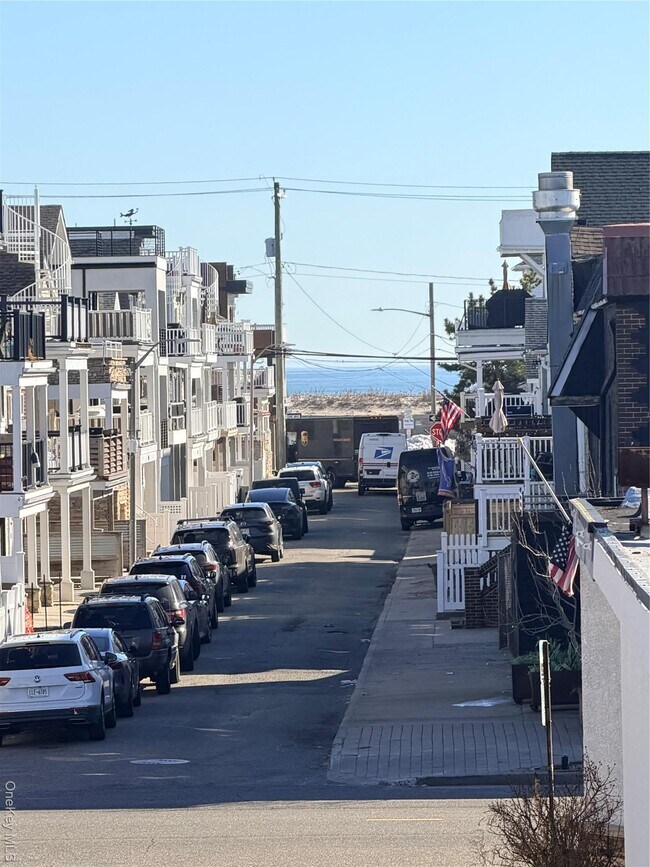 Building Photo - 65 New Hampshire St