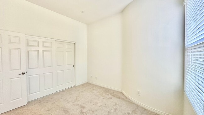 Building Photo - Fantastic Single-Story in the desirable an...