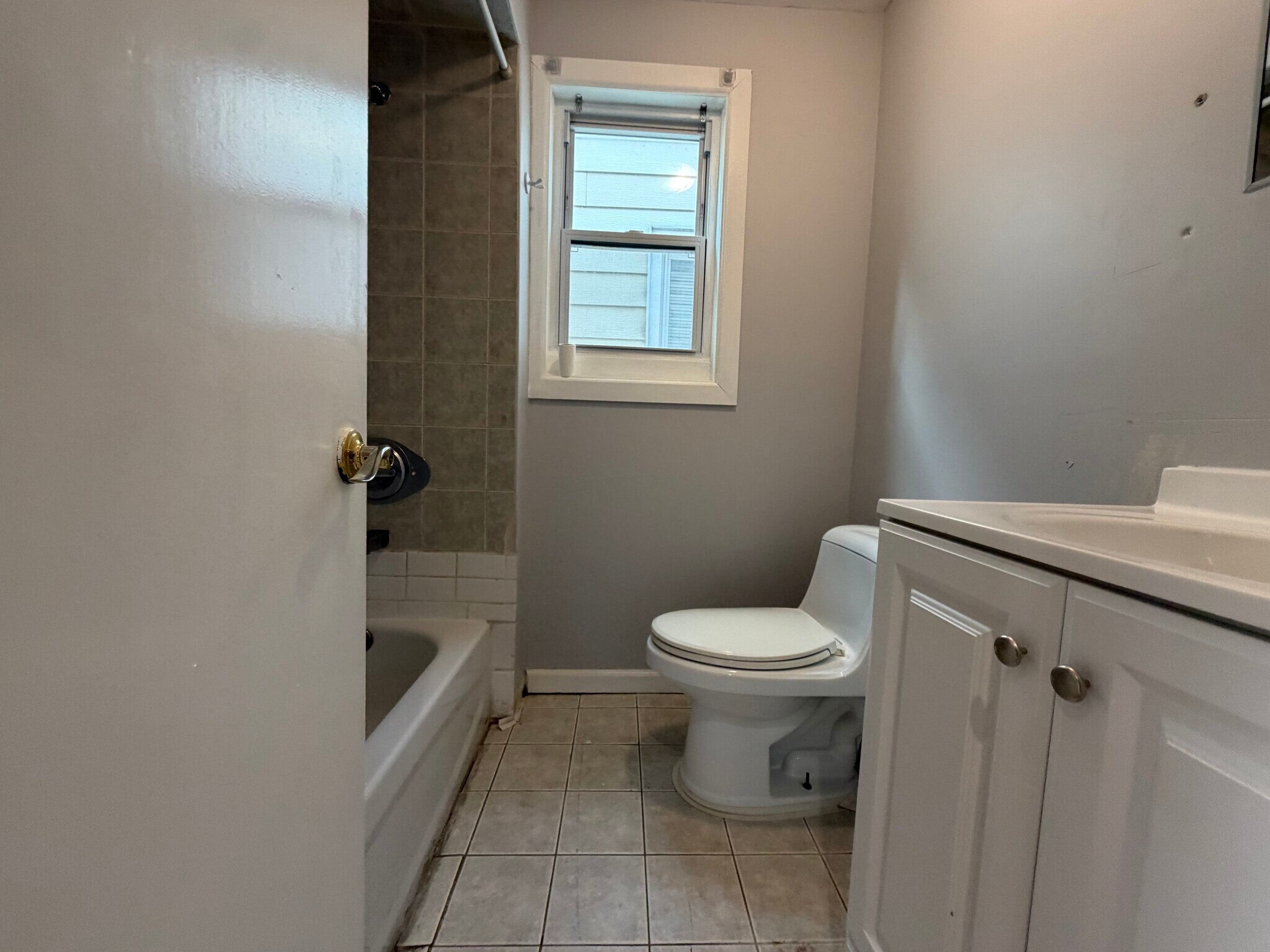 Building Photo - 50 Gates Ave