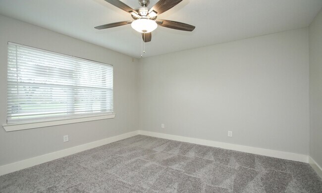 Building Photo - 5815 Picasso Pl