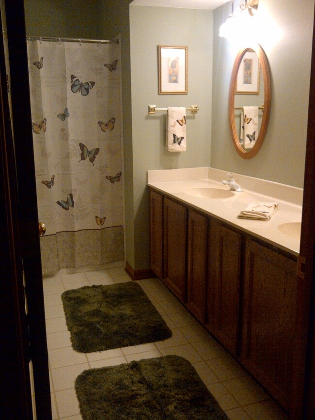 Building Photo - 5461 Ashbrook Pl