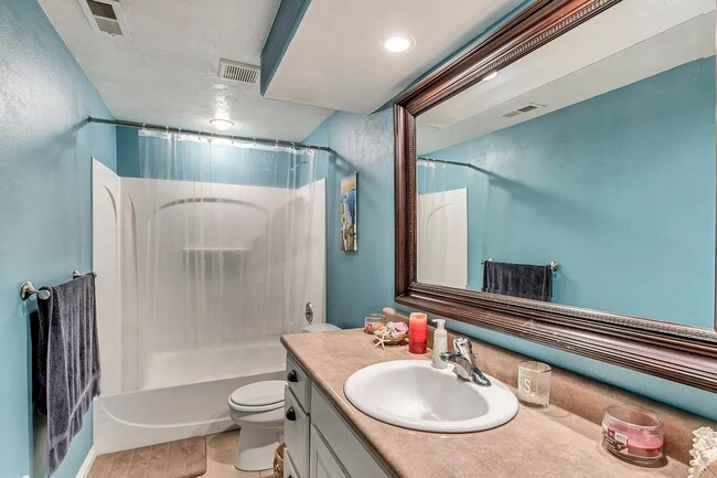 Building Photo - Available Now!   4 bedrooms, 3 1/2 baths P...