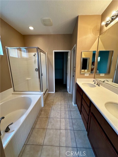 Building Photo - 11500 Park Trails Ct