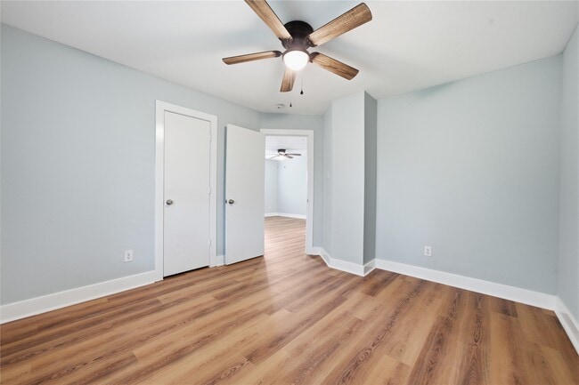 Building Photo - 1613 Palcio Real Dr