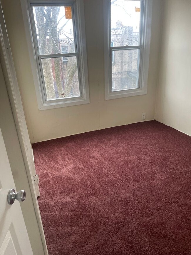 Building Photo - Large and affordable- Ready for your enjoyment