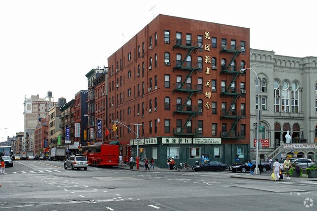 Building Photo - 123 E Broadway