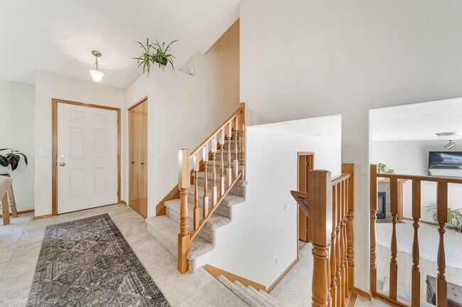 Building Photo - For Rent: Beautiful 3 Bed, 3 Bath Home in Desirable Eagle Ridge