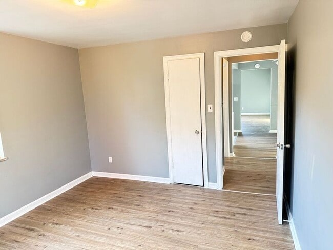 Building Photo - 3926 E Gatewood Ln