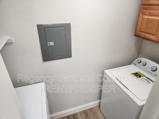 Building Photo - 4367 Thornbriar Ln