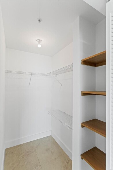 Building Photo - 300 S Biscayne Blvd