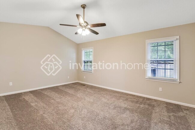 Building Photo - 7311 Canyon Dr