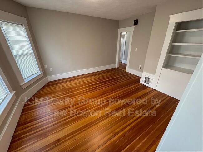 Building Photo - 83 Swan St