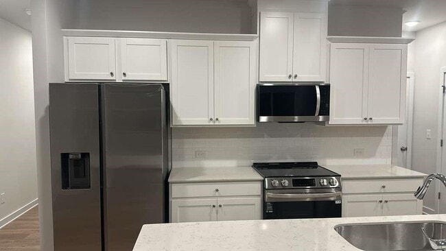 Building Photo - 1705 Harper Lily Ln