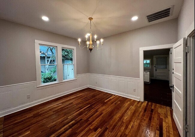 Building Photo - 209 S Fulton St