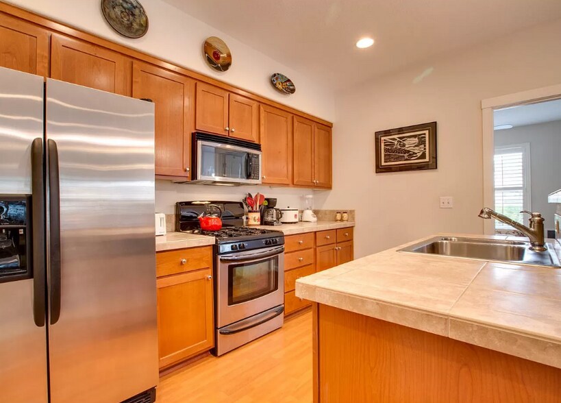 Building Photo - 10829 NE Red Wing Way