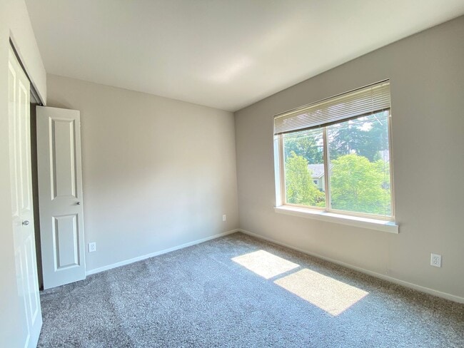 Building Photo - 2068 NW Boulder Way Dr