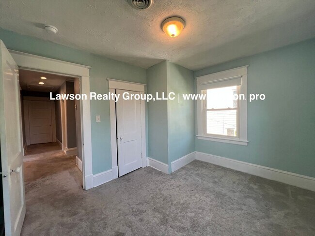 Building Photo - Charming Grandin Court House with Detached Garage and In Law Suite