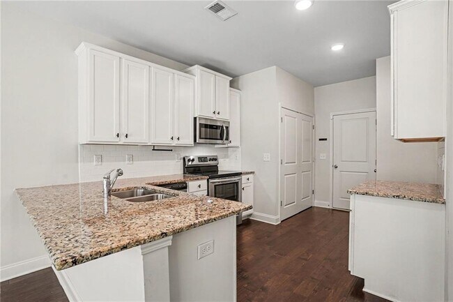 Building Photo - 10139 Benton Woods Dr