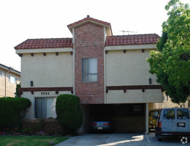 Primary Photo - 3532 Keystone Ave