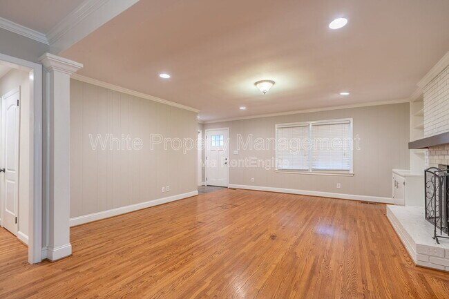 Building Photo - 12013 Idlewild Rd