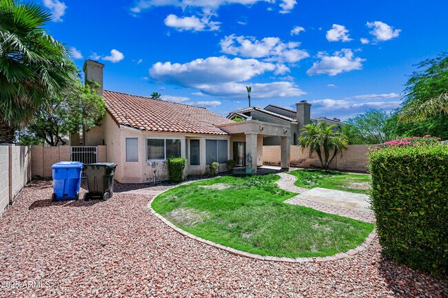 Building Photo - 3830 E Tanglewood Dr