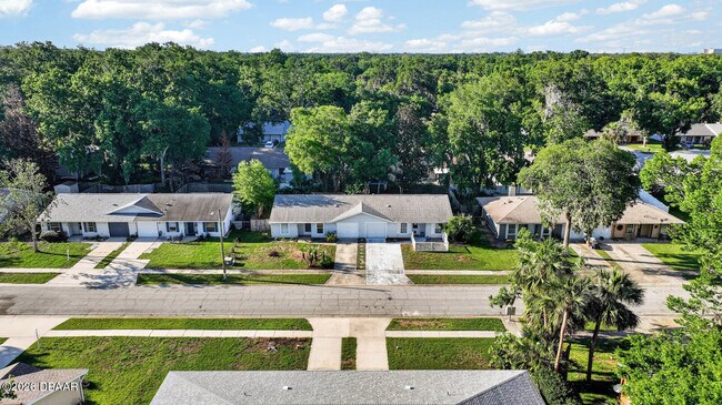 Building Photo - 1133 Squirrel Nest Ln