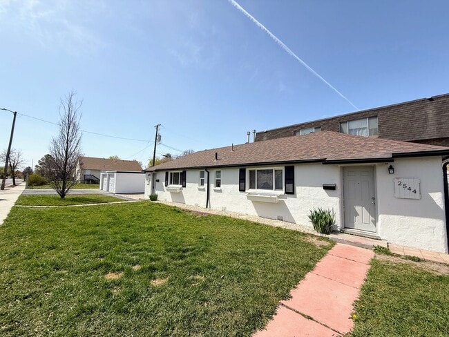 Building Photo - 2544-2548 S 200 E