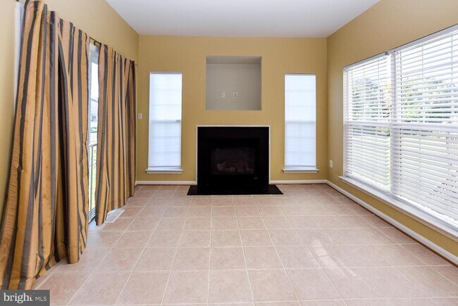 Building Photo - 1551 Falling Brook Ct