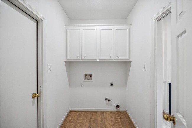 Building Photo - 12431 Pegasus Dr