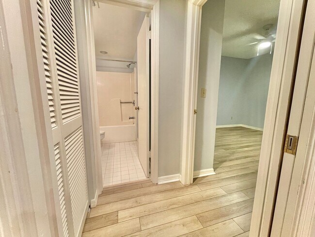 Building Photo - Application Under Review - 2 BR 2 Bath Con...