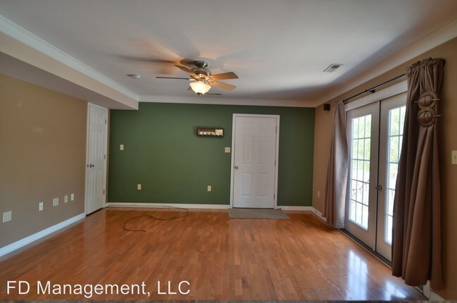 Building Photo - 4 br, 2.5 bath House - 92 Forrest Road