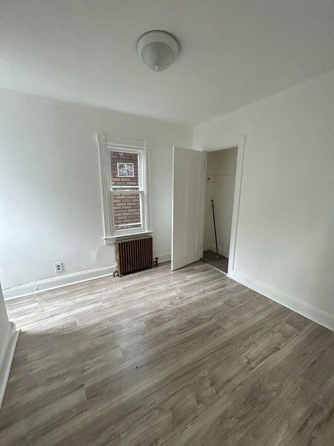 Building Photo - 39 Adeline St