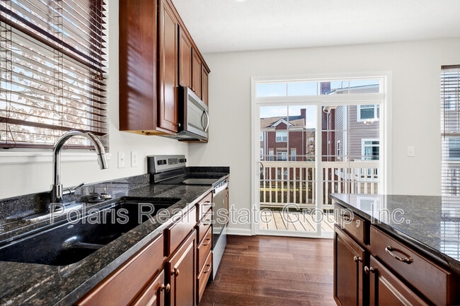 Building Photo - 83 3rd Ave NW