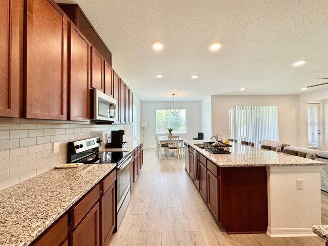 Building Photo - 5732 Newberry Pnes Ave